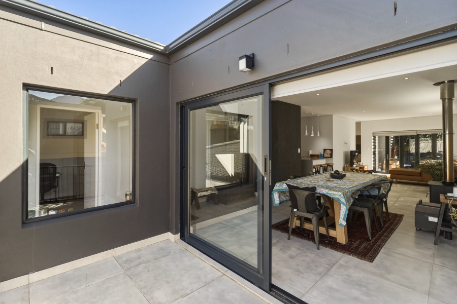 4 Bedroom Property for Sale in Somerset Ridge Western Cape